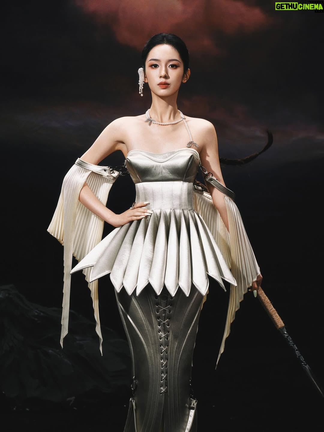 Zhou Ye - 81.8K Likes - 