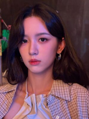Zhou Ye Instagram - 👀