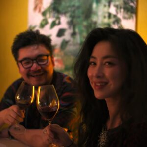 Zhu Zhu Instagram - Staying warm together 🥳🥰🎊💕