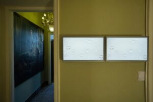 Zhu Zhu Instagram - On view through February 28, 2026: Guiding Coincidence at “Zhu Zhu Apartment”, Beijing. 

Guiding Coincidence emerged from a casual conversation between Zhu Zhu @zhuzhuclubheaven and Sherry @sherry___lai , in which the two reflected on the importance of intuition. Without it, animals could not survive, and throughout history, humans have likewise relied on it to engage with the world. It was only in modern times that this essential capacity began to fade. Have you ever paused to listen closely to the voice rising from the depths of your soul? And what you hear is it true awareness, fear, or perhaps another emotion?This exhibition invites you to return to the body and reconnect with the intuitive power it holds.

The involvement of Milovan Farronato @milovanfarronato , curator of the Italian Pavilion at the 58th Venice Biennale, introduced the tarot into the exhibition. Much as the postmodern writer Italo Calvino employed a tarot deck as a narrative device in his novel The Castle of Crossed Destinies, Farronato adopts the language of the tarot as a curatorial method. Each work assumes the role of a card: it does not illustrate a theme, but rather occupies a symbolic position that activates its meaning.

Images provided by Zhu Zhu and SPURS Gallery.

#zhuzhu #spursgallery