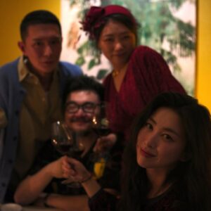 Zhu Zhu Instagram - Staying warm together 🥳🥰🎊💕