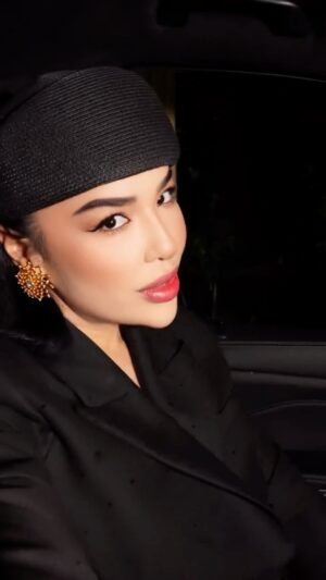 Ziyoda Instagram - “KO’CHALAR”

Video by @s.muslimaaaa