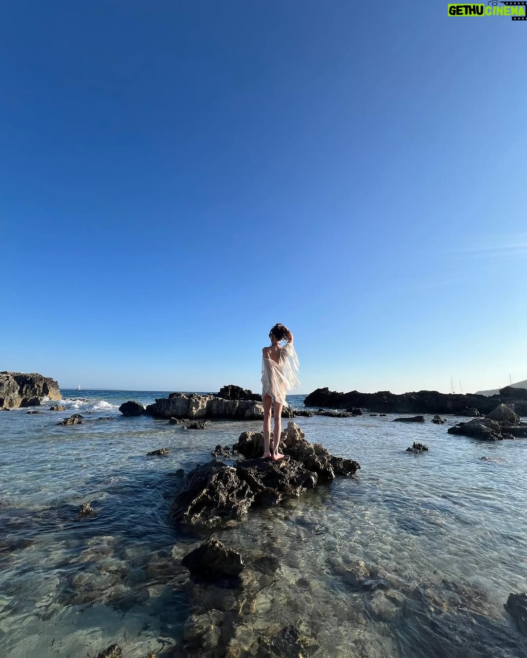 Zoe Levin - 3.6K Likes - IbTha dreamz
