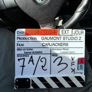 Zoé Marchal Instagram - J’aime beaucoup trop tous ces gens 🤍🫂
On a pris trop de plaisir sur ce film et il est dispo.
CARKJACKERS de @kamelguemra sur @primevideofr
