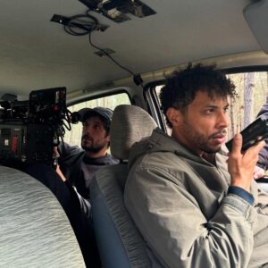 Zoé Marchal Instagram - J’aime beaucoup trop tous ces gens 🤍🫂
On a pris trop de plaisir sur ce film et il est dispo.
CARKJACKERS de @kamelguemra sur @primevideofr