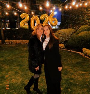 Zoraida Gómez Instagram - Feliz 2026 !!! A sembrar cosas bonitas para luego disfrutar y seguir consiguiendo logros
Caminemos juntos , amando, respetando jugando, viviendo un día a la vez
Todo lo mejor para este año
Todo va a salir bien ❤️🙌🏼
@mayadeluna @diegomedelmusic @el_yoguen @alejandro_sandi @andres_sarachaga_ @albamessa
Nuestra perrita adorada #MOKA