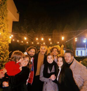 Zoraida Gómez Instagram - Feliz 2026 !!! A sembrar cosas bonitas para luego disfrutar y seguir consiguiendo logros
Caminemos juntos , amando, respetando jugando, viviendo un día a la vez
Todo lo mejor para este año
Todo va a salir bien ❤️🙌🏼
@mayadeluna @diegomedelmusic @el_yoguen @alejandro_sandi @andres_sarachaga_ @albamessa
Nuestra perrita adorada #MOKA
