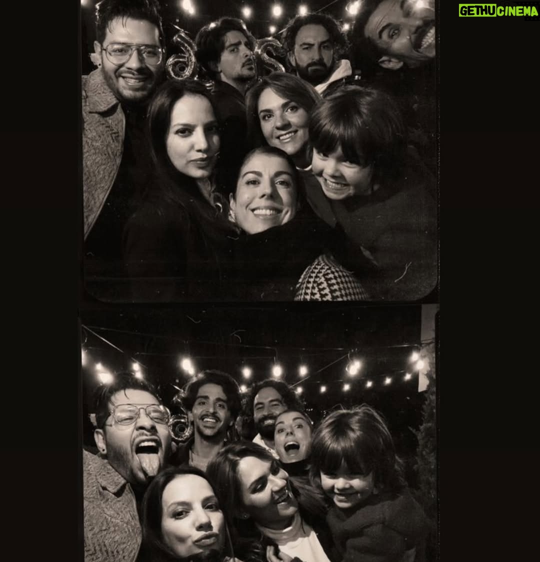 Zoraida Gómez - 6.7K Likes - Feliz 2026 !!! A sembrar cosas bonitas para luego disfrutar y seguir consiguiendo logros 
 Caminemos juntos , amando, respetando jugando, viviendo  un día a la vez 
Todo lo mejor para este año 
Todo va a salir bien ❤️🙌🏼

@mayadeluna @diegomedelmusic @el_yoguen @alejandro_sandi @andres_sarachaga_  @albamessa 
Nuestra perrita adorada #MOKA