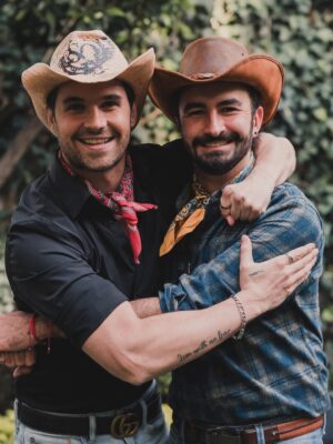 Zoraida Gómez Instagram - A mi nano, estamos muy orgullosos de ti
Aquí está tu familia , tus amigos y toda la gente que te quiere y q te apoya
Gracias por mostrarnos el gran ser humano q eres, siempre con toda la fe , toda la actitud y el ❤️ que le pones a todo lo que haces
Te amamos !!
Seguimos votando por ti en @lagranjavipmx
#vamosahacerlo #teamele #siuuuuuuuuu
#pontetrucha
#eleazaegomez #noestássolo
#familiaunida #eleterno