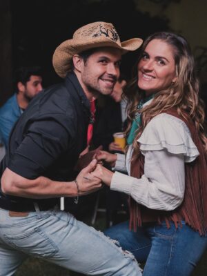 Zoraida Gómez Instagram - A mi nano, estamos muy orgullosos de ti
Aquí está tu familia , tus amigos y toda la gente que te quiere y q te apoya
Gracias por mostrarnos el gran ser humano q eres, siempre con toda la fe , toda la actitud y el ❤️ que le pones a todo lo que haces
Te amamos !!
Seguimos votando por ti en @lagranjavipmx
#vamosahacerlo #teamele #siuuuuuuuuu
#pontetrucha
#eleazaegomez #noestássolo
#familiaunida #eleterno