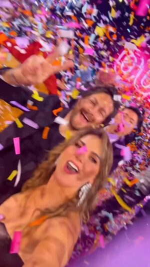 Zoraida Gómez Instagram - Aquí en el festejo de los 400 programas de @mecaigoderisaof