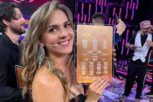 Zoraida Gómez Instagram - Que felicidad pertenecer a esta hermosa familia disfuncional y poder celebrar hoy los 400 programas de @mecaigoderisaof con tantas personas que quiero con todo mi ❤️
Gracias por tanto cariño