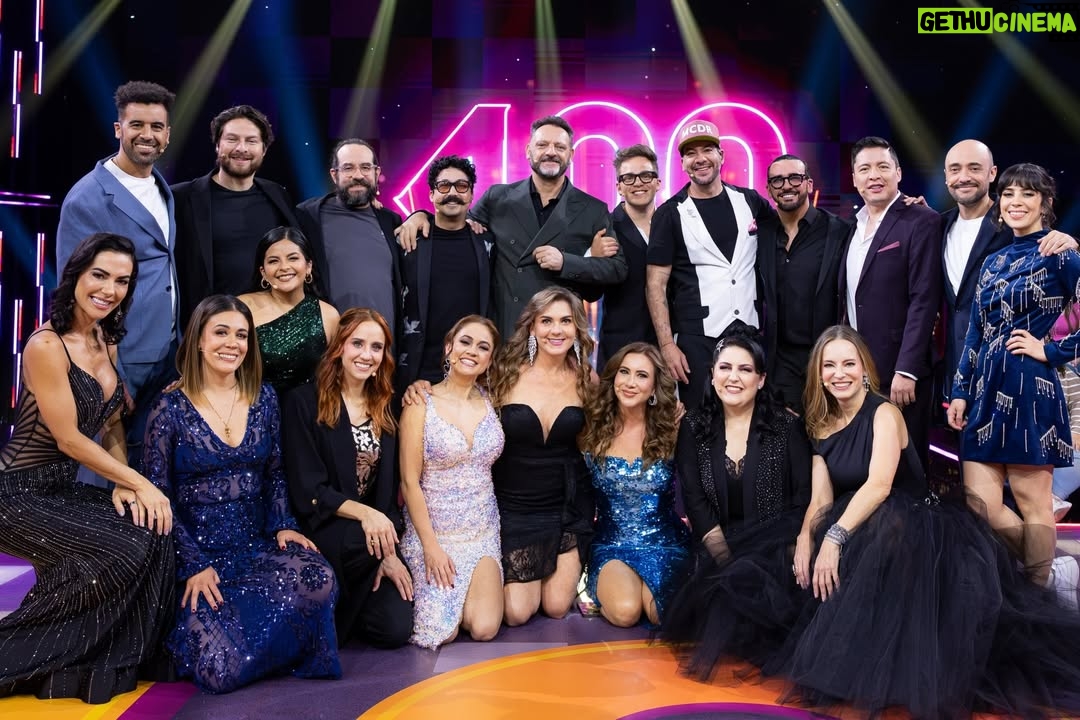 Zoraida Gómez - 6K Likes - Que felicidad  pertenecer a esta hermosa familia disfuncional y poder celebrar hoy los 400 programas de @mecaigoderisaof con tantas personas que quiero con todo mi ❤️ 
Gracias por tanto cariño