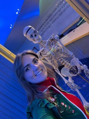 Zoraida Gómez Instagram - Un día increíble de museo de juego y de naturaleza, un día diferente lleno de momentos especiales
#crea #acciona #vive #ama