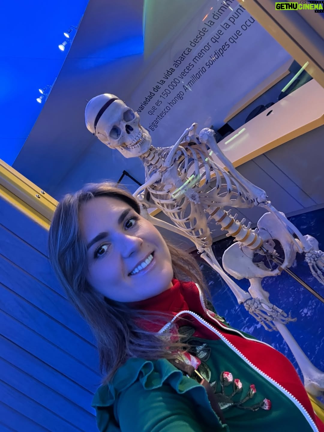 Zoraida Gómez - 2.1K Likes - Un día increíble de museo de juego y de naturaleza, un día diferente lleno de momentos especiales 
#crea #acciona #vive #ama