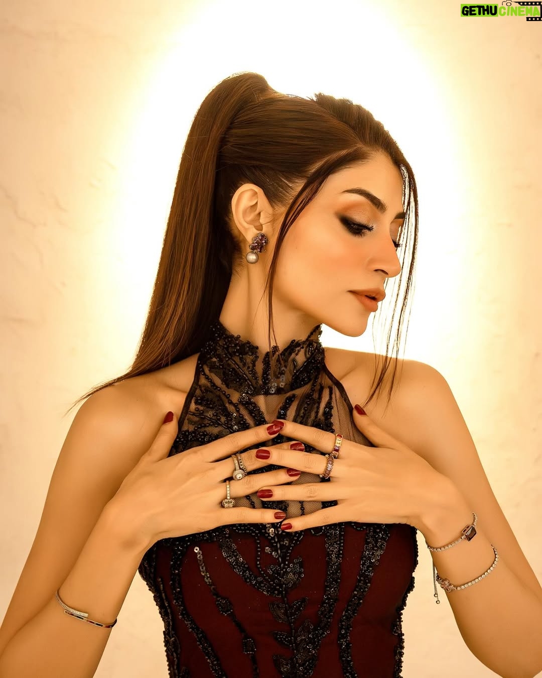 Zoya Nasir - 21.9K Likes - 👗 @amiradnanofficial @parishae.adnan 
Styling @manzaibbaloch 
💄 @nabila_salon @farhanmakeupartist 
💎 @esfirjewels 
📸 @talhamamoon 
Team @alchemistspk
