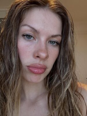 Zsá Zsá Inci Bürkle Instagram - thirst trap 🪤 mein cuteee lil album is draußen bitchhhhh go listen to hear how im feeling meow💋 ilyyyy