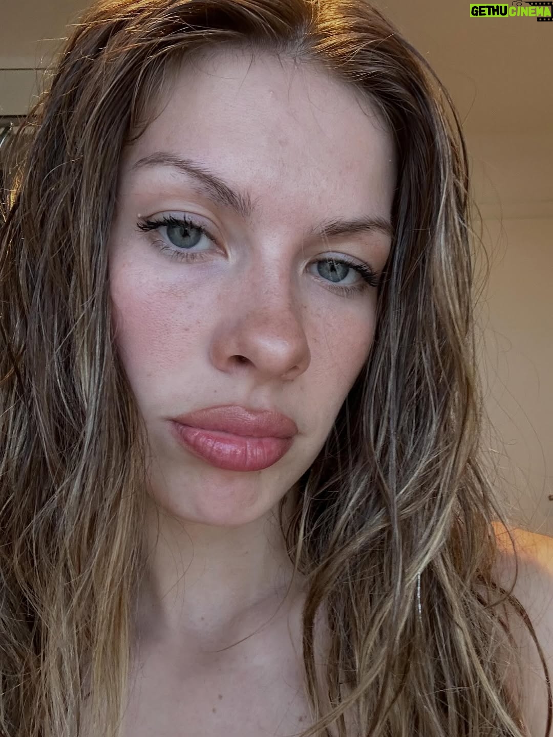 Zsá Zsá Inci Bürkle - 9.5K Likes - thirst trap 🪤 mein cuteee lil album is draußen bitchhhhh go listen to hear how im feeling meow💋 ilyyyy