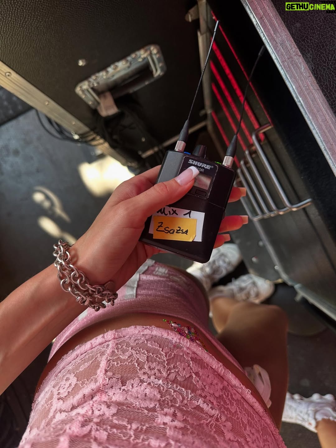 Zsá Zsá Inci Bürkle - 10.9K Likes - backstage kein schlaf 🤍🌪️