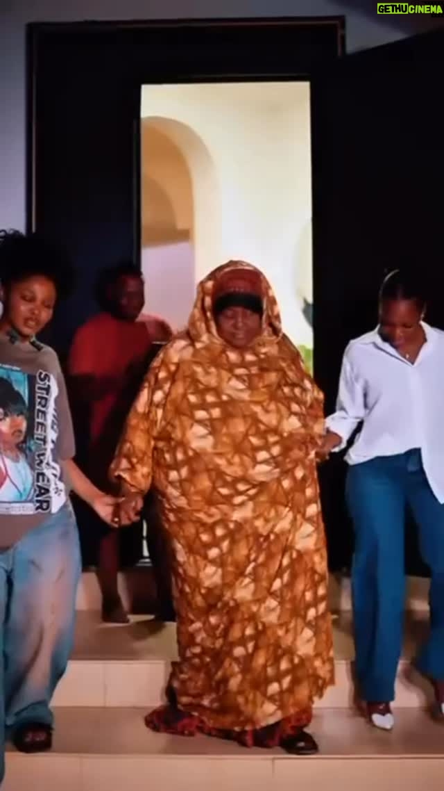 Zuchu - 108K Likes - Jana ilikua moja kati siku nzuri sana za maisha Yangu .Sababu nilitimiza moja ya malengo yangu kwa kumnunulia mamaangu Gari Ya ndoto zake .wallahi kwangu mimi kama binti mpambanaji sio kitu kidogo .Haiko Raha ya dunia Kama Mama yako kufurahi ni hisia ambayo siwezi kuilelezea kwa maneno Alhamdulillah 🙏.Nawaombea watoto wote wenye wazazi wetu mwenyezi Mungu atupe na sisi nafasi ya kuwatimizia wazazi wetu Ndoto zao Amin .Namshukuru kwa dhati Mumewangu anamchamgo mkubwa kwenye kila ndoto yangu haniachi pekeangu Allah Akulipe kwa moyo mzuri Na aendelee kukuongezea unapotoa Amin 🙏 ❤️ @diamondplatnumz .

kipekee kabisa nawashukuru @troni_motors niliwatumia pesa bila ya kujua hata ofisi zao lakini mmekua waaminifu mmenichagulia Gari na Nilivyowaambia  ni suprise Basi mmeifanya kwa ukubwa sana .Itoshe kusema jana Malkia Hajalala kwa Furaha .

ila @kiredio_ mie shabiki yako bana kazi unaifanya kijana 😂🙌🙌