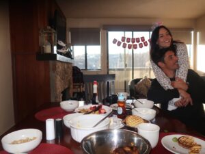 Zuria Vega Instagram - Pasé mi cumpleaños en la montaña como la 🐐 ♑️ que soy, sintiendo el aire frío en la cara, tomando chocolate caliente con la gente que amo y celebrando 9 años de L 🦄.
Gracias vida por un año más.
