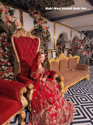 afsha khan Instagram - What Wud Be Ur Reaction If u See Me Like this One Day With Man For Real ?? ♥️
:
outfit @armansuits
:
#afshakhan