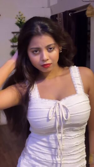 anushka roy Instagram - Chatpata song 🙂‍↕️👀 #reels #instagood #reelsinstagram #instagram #instalike #instagramreels #reelitfeelit #trending #love #reels #instagood