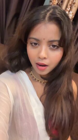 anushka roy Instagram - Sheesha 👀 #reels #instagood #reelsinstagram #instagram #instalike #instagramreels #reelitfeelit #trending #love #reels #instagood