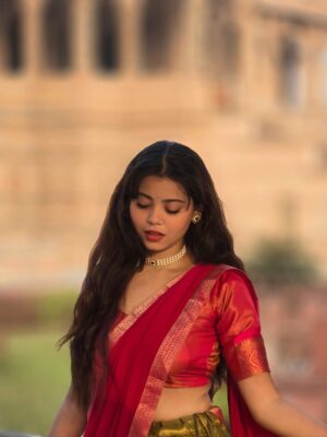 anushka roy Instagram - 🌷✨❤️