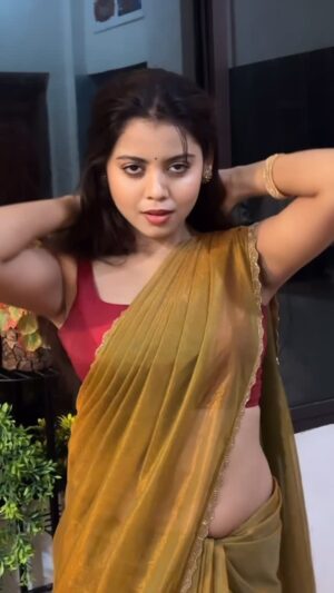 anushka roy Instagram - 🫣❤️ #reels #instagood #reelsinstagram #instagram #instalike #instagramreels #reelitfeelit #reelitfeelit #trending #love #reels #instagood #reelsinstagram #instagram