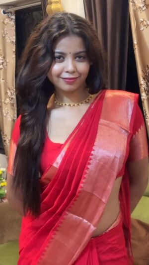 anushka roy Instagram - 🫣❤️ #reels #instagood #reelsinstagram #instagram #instalike #reelitfeelit #instagramreels #trending #love #reels #instagood #reelsinstagram
