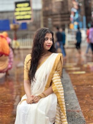 anushka roy Instagram - ✨
