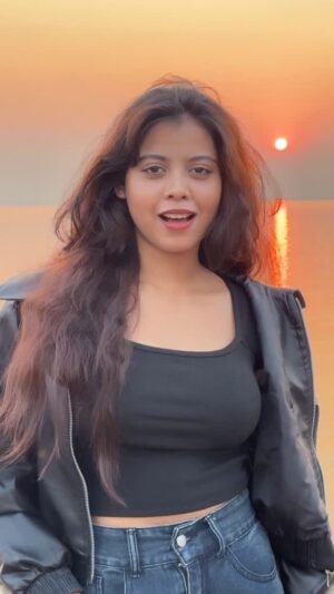 anushka roy Instagram - Ami toh hoye gechi tor ❤️ #reels #instagood #reelsinstagram #instagram #instalike #instalike #instagramreels #reelitfeelit #trending #love #reels #instagood