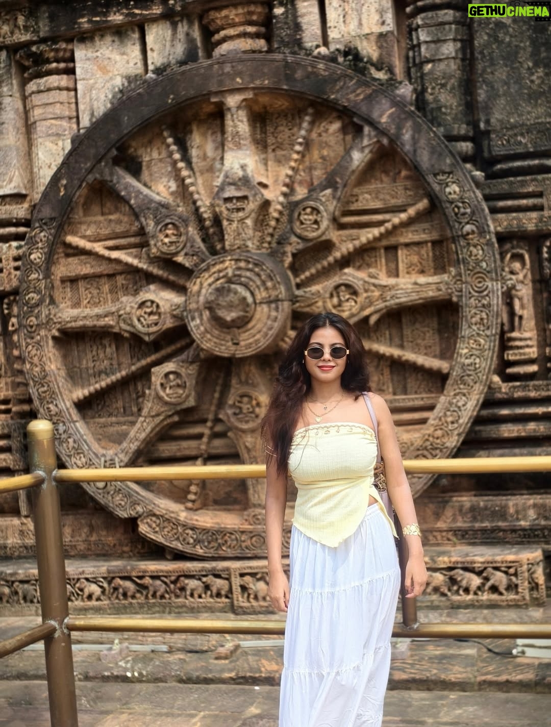 anushka roy - 29.7K Likes - 🫣❤️