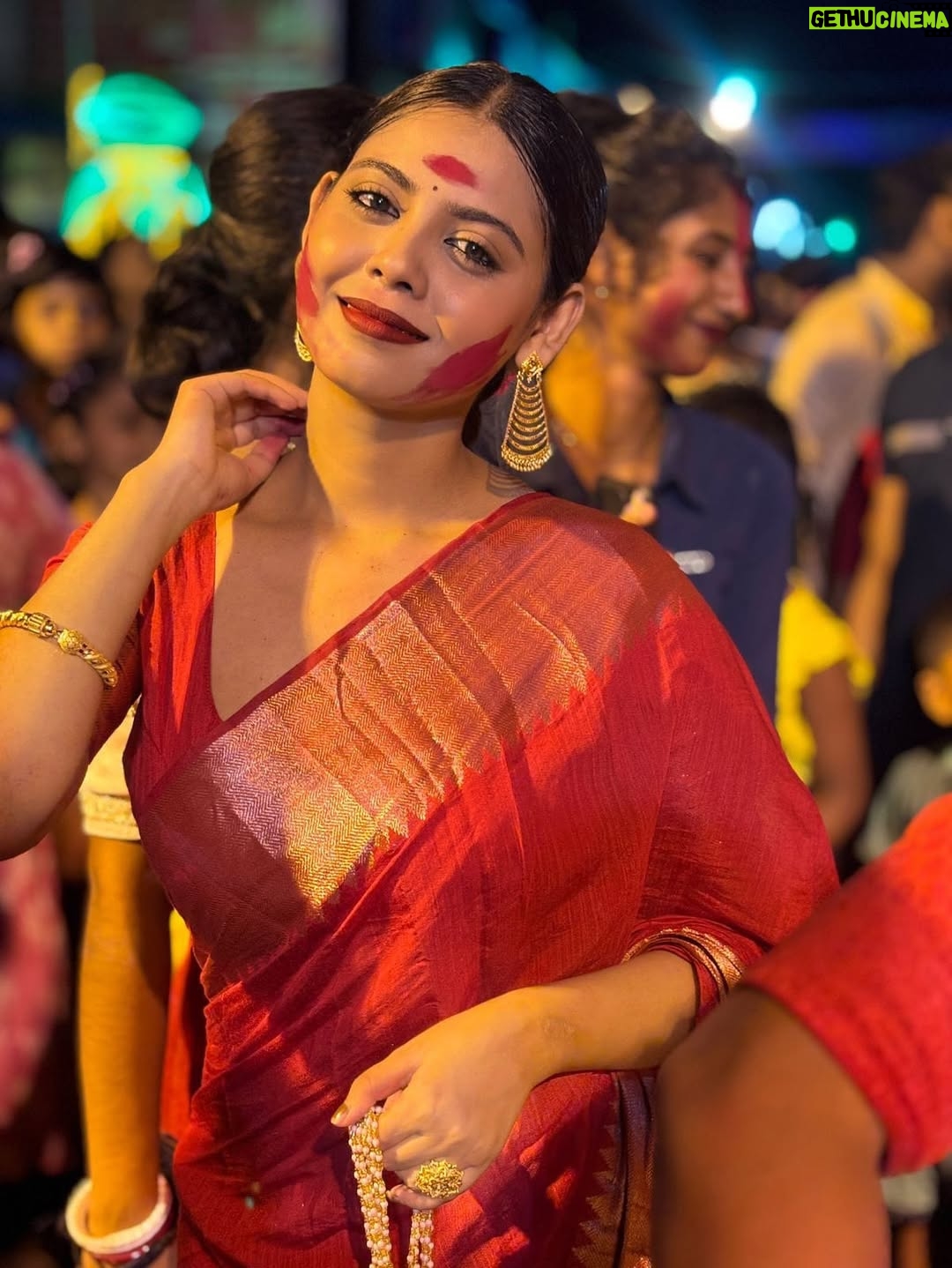anushka roy - 6.5K Likes - শুভ বিজয়া ❤️🥺