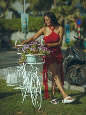 bhumika Basavaraj Instagram - ♥️Red is not just a color, it’s a whole mood ✨ 
agree..? 
Moniicaaaaa… love u Bhuuumiikkaaa 😜🙈

#bhumikabasavaraj #vietnamdairies🇻🇳