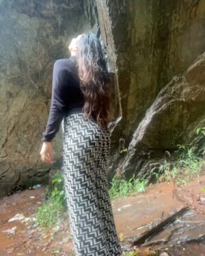 bhumika Basavaraj Instagram - That smell of wet earth, and the sound of falling rain is my addiction✨🌧️

#bhumikabasavaraj