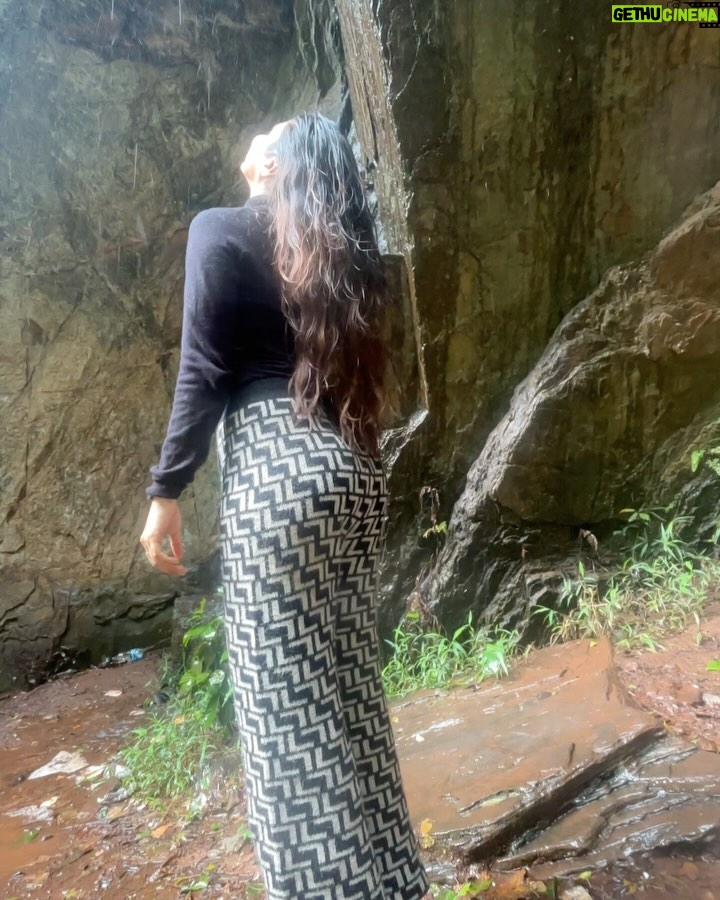 bhumika Basavaraj - 75.2K Likes - That smell of wet earth, and the sound of falling rain is my addiction✨🌧️

#bhumikabasavaraj