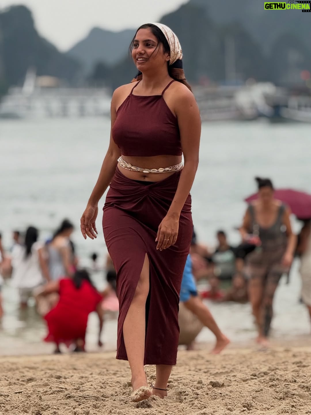 bhumika Basavaraj - 64K Likes - How am I look’n ? 🙈😍

#bhumikabasavaraj #vietnamdairies🇻🇳 #explore
