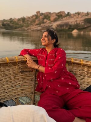 bhumika Basavaraj Instagram - Blessed 🙏✨
#bhumikabasavaraj #hampỉ