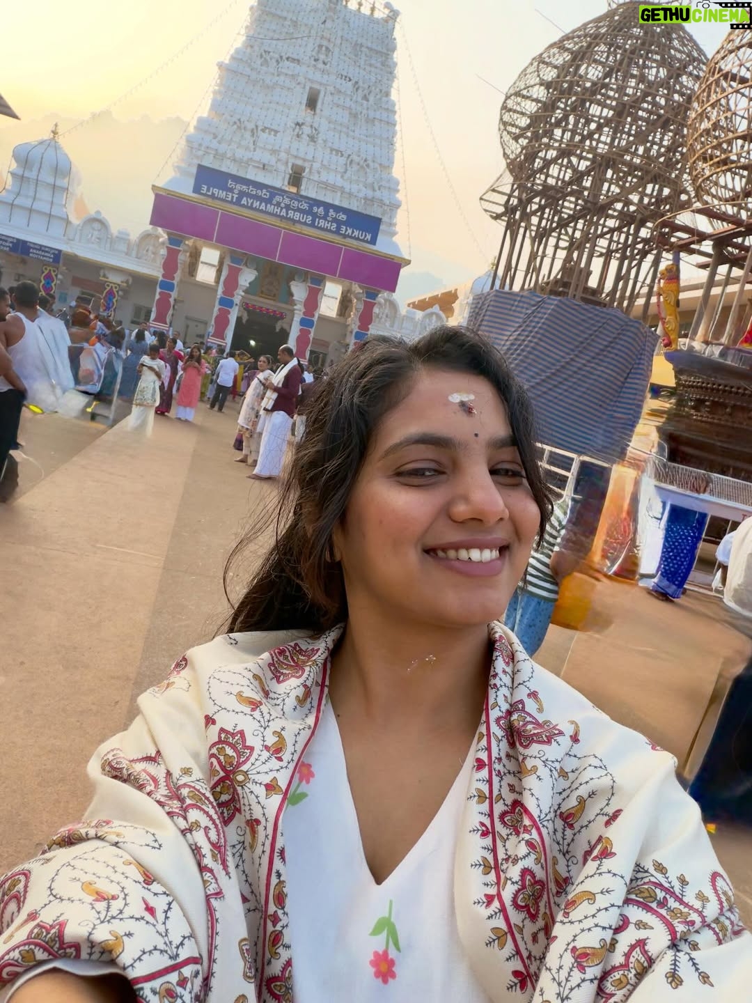 bhumika Basavaraj - 53.5K Likes - ಧರ್ಮಸ್ತಳಕ್ಷೇತ್ರ ವರಪರಂ ಜ್ಯೋತಿಮ್ 🕉️..
#bhumikabasavaraj
