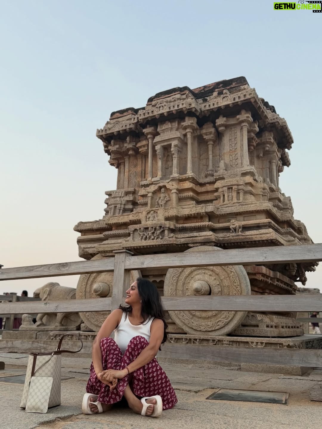 bhumika Basavaraj - 60.1K Likes - HAMPI ✨🙏
#bhumikabasavaraj