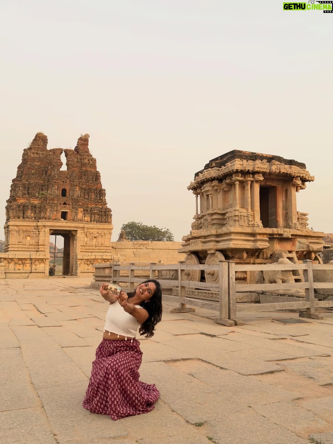 bhumika Basavaraj - 60.1K Likes - HAMPI ✨🙏
#bhumikabasavaraj