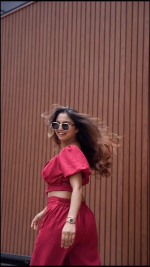 bhumika Basavaraj Instagram - Young age ಹುಡುಗರು tillana tillana….😎😍
VC - @mcc_manucampaignscorner 

#bhumikabasavaraj