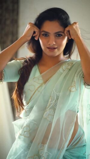 bhumika Basavaraj Instagram - 😜🙈somethingu’ speciallu 
Saree - @radheysdesignerstudio 

#bhumikabasavaraj