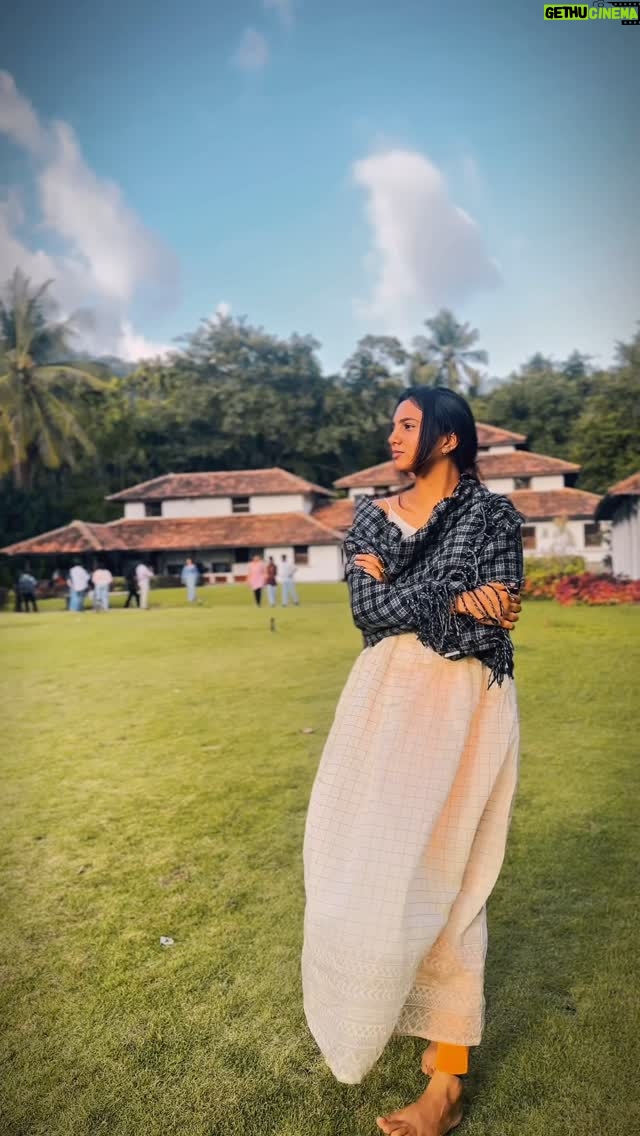 bhumika Basavaraj - 55.7K Likes - ನೀವೂ ಕೂಡ ಈ ಜಾಗಕ್ಕೆ ಹೋಗಿದಿರಾ🌹😍

 #bhumikabasavaraj #explore