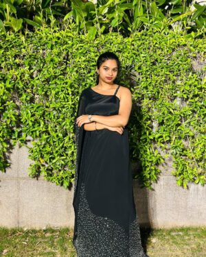 brunda Prabhakar Instagram - Midnight tones and untold stories.👻

#brundaprabhakar #insta #black #blackoutfit #ootn #wedding