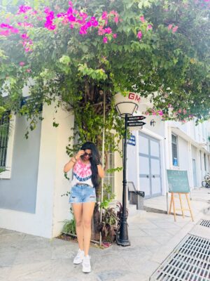 brunda Prabhakar Instagram - Know your worth & just double tap😉
Swipe👉👉

#brundaprabhakar #pondicherry #girlstrip #selflove