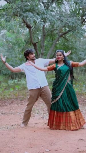 brunda Prabhakar Instagram - ಎಳ್ಳು ಬೆಲ್ಲ ತಿಂದು ಒಳ್ಳೆ ಮಾತನಾಡಿ! ಮಕರ ಸಂಕ್ರಾಂತಿ ಹಬ್ಬದ ಹಾರ್ದಿಕ ಶುಭಾಶಯಗಳು! 🌞🌾🍯🥜

🥻- @rhythm_designer_studio 
📷 - @harsha_gb13 

#brundaprabhakar #kannada #makarasankranthi #sankranthi #fypppppppppppppppppppppppppppppppppppppppppppppppppppppppppppppppppppppp