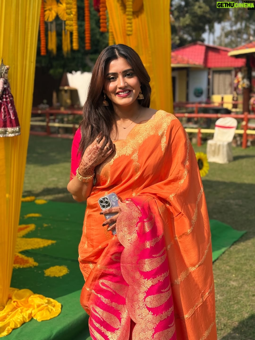 chandra Chakraborty - 1.8K Likes - Gallery dump from cousin ki shaadi 🌼
.
.
.
.
.
.
#haldi #kolkatawedding #bengaliwedding #saree #family #wedding #explore #taneirasarees #makeup #ᴘʜᴏᴛᴏᴅᴜᴍᴘ
